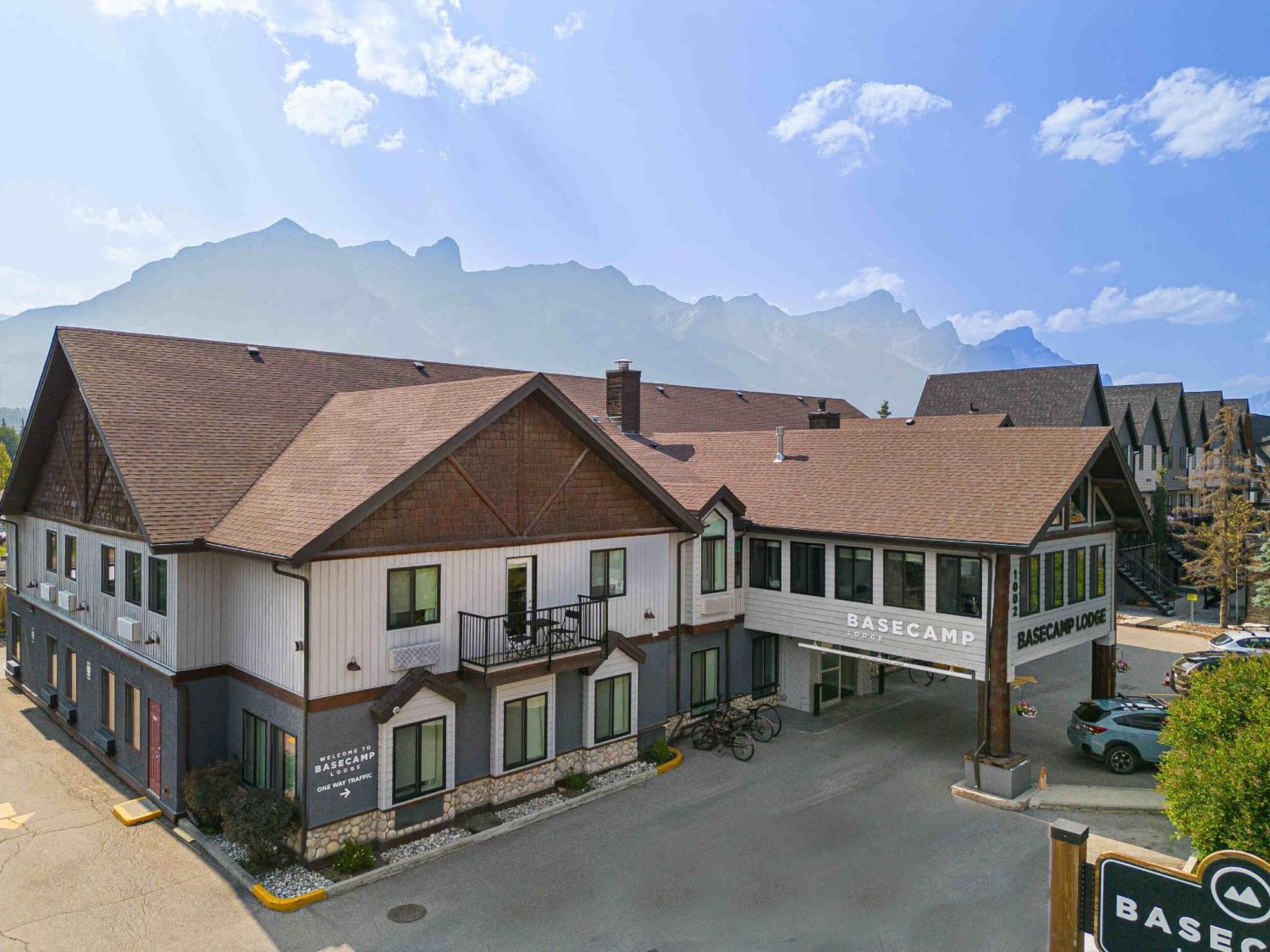 Basecamp Lodge Canmore Exterior foto